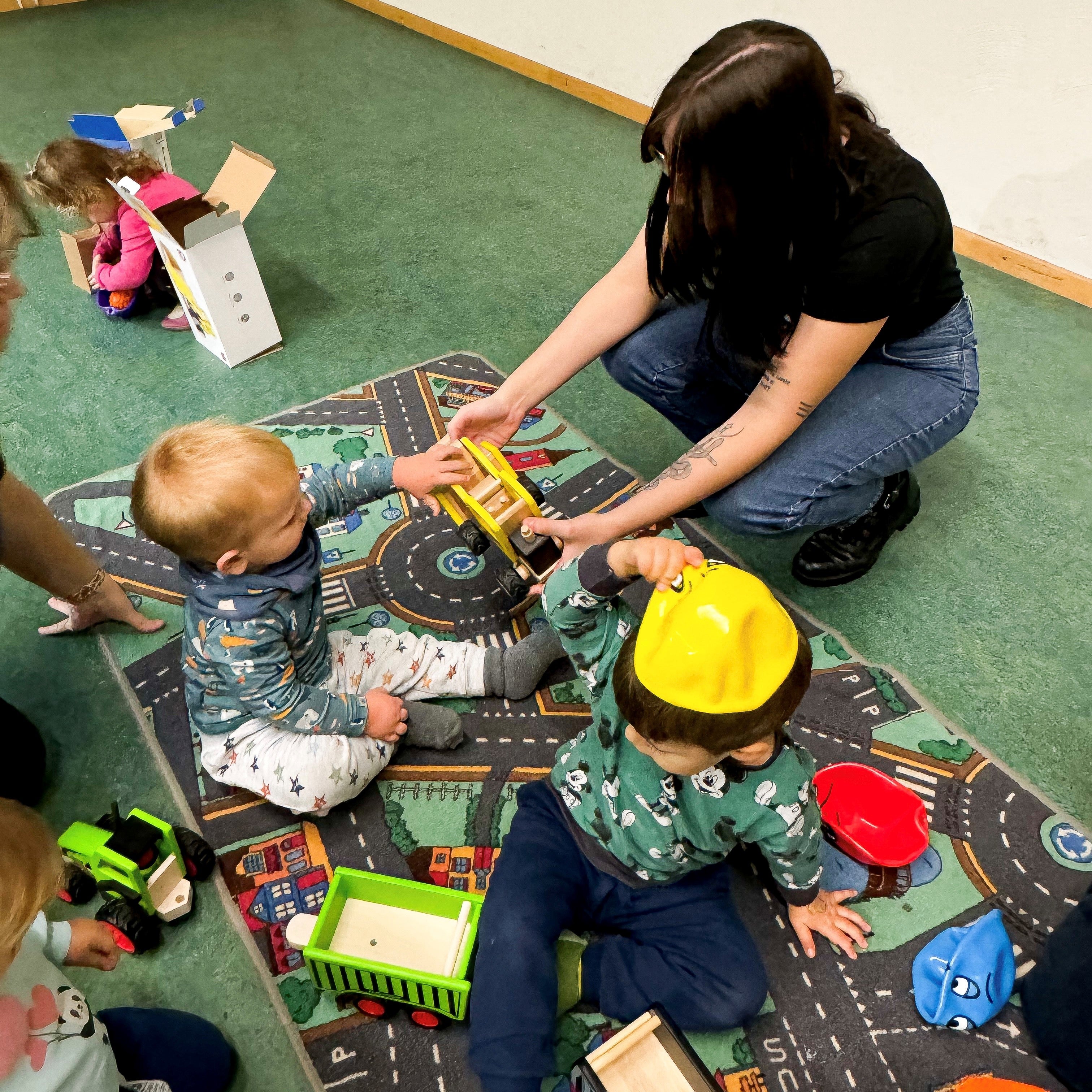 Amphenol-Air LB spendet an den Kindergarten Friedrichweiler