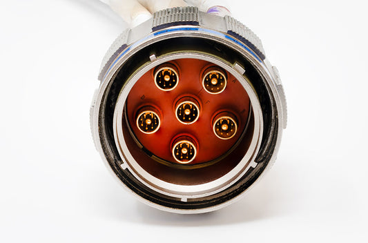 MIL-DTL-38999 kompatibel / Kontakte